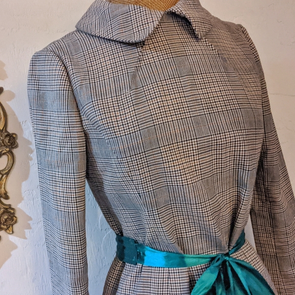 *SOLD* Adele Simpson for Dayton's Oval Room 1960s vintage tartan shirt dress - Picture 4 of 12